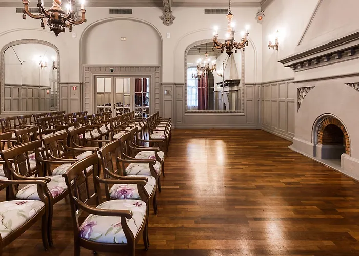 Nh Collection Gran De Hotel 4*